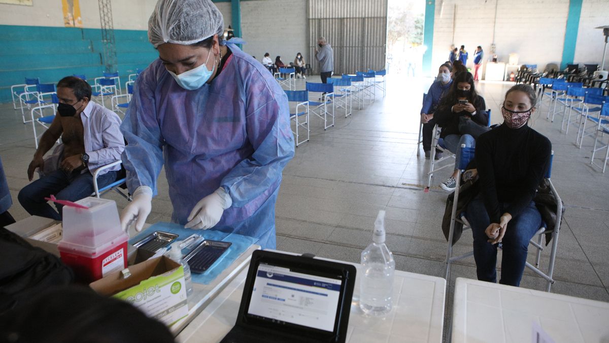Las maestras aseguraron que con la vacunación llevarán tranquilidad a los padres y niños.