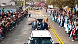 Más de 40 mil personas participaron del desfile por el 159° aniversario de Villa María.