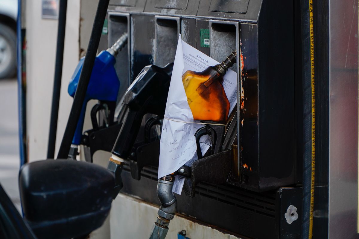 Muchas estaciones de servicio padecen el frecuente desabastecimiento de combustible