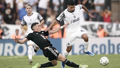 Riestra le ganó a Independiente y le complicó el futura en la Copa de la Liga