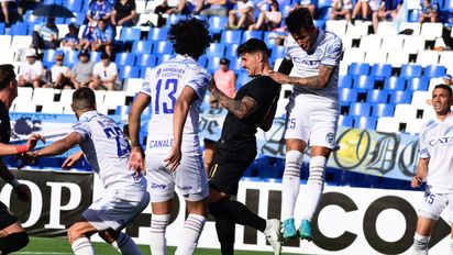 El empate con San Lorenzo alejó al Tomba de los primeros lugares