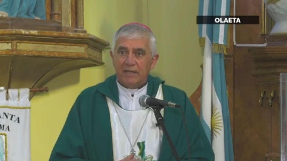 Desde Olaeta, el obispo Uriona encabezó la misa dominical en la