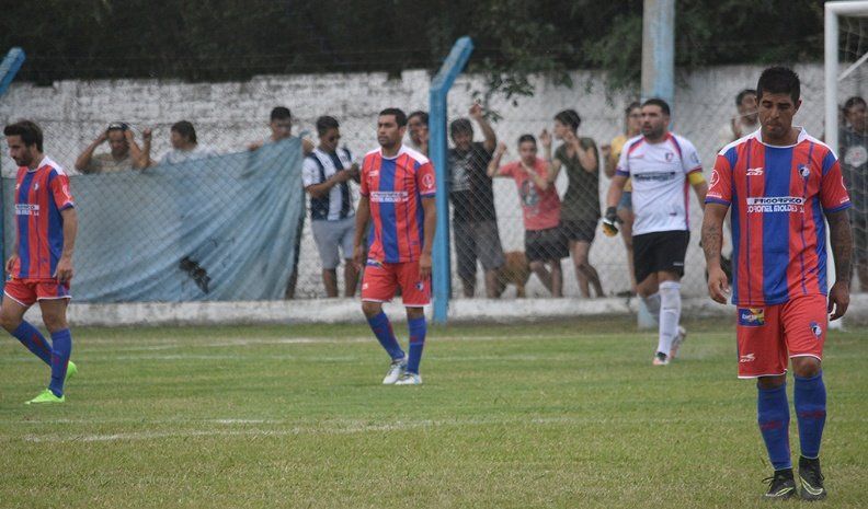 Cuando el árbitro cordobés Marcos Romera marcó el final del partido, los jugadores de Toro se retiraron pensando que estaban eliminados del torneo. Pero en el  regreso a Coronel Moldes conocieron la noticia que habían quedado como el mejor tercero y que s