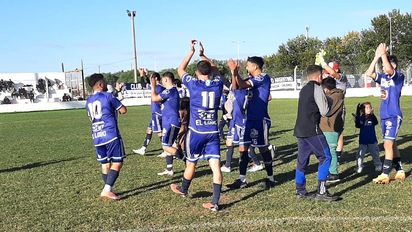 Argentino ganó una polémica batalla que le permitió trepar solo a la punta