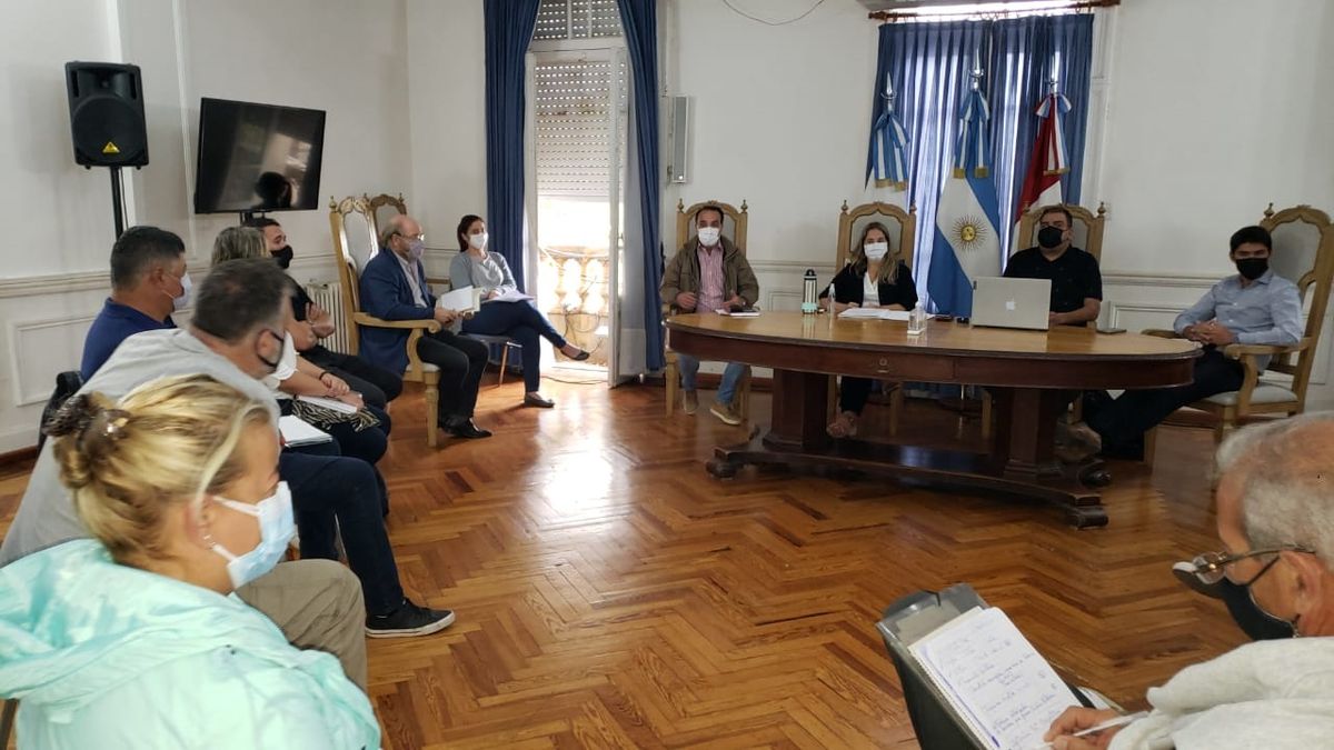 La reunión se realizó en el Salón Blanco del Municipio con referentes de instituciones que participarán de la propuesta.