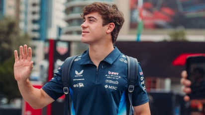 Franco Colapinto llegó a Bakú y se prepara para el Gran Premio de Azerbaiyán