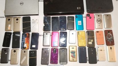 Secuestran casi 130 teléfonos celulares en comercios de servicio técnico