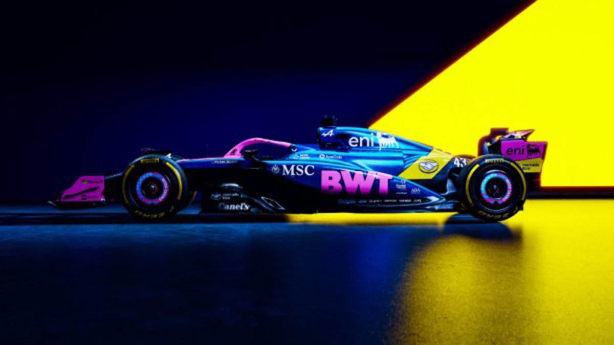 La nueva decoración del Alpine, con los colores de Mercado Libre en una banda y en el alerón trasero de los dos autos