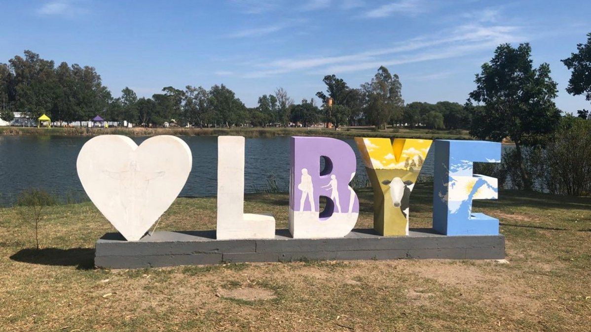 Laboulaye lago 111.jpg