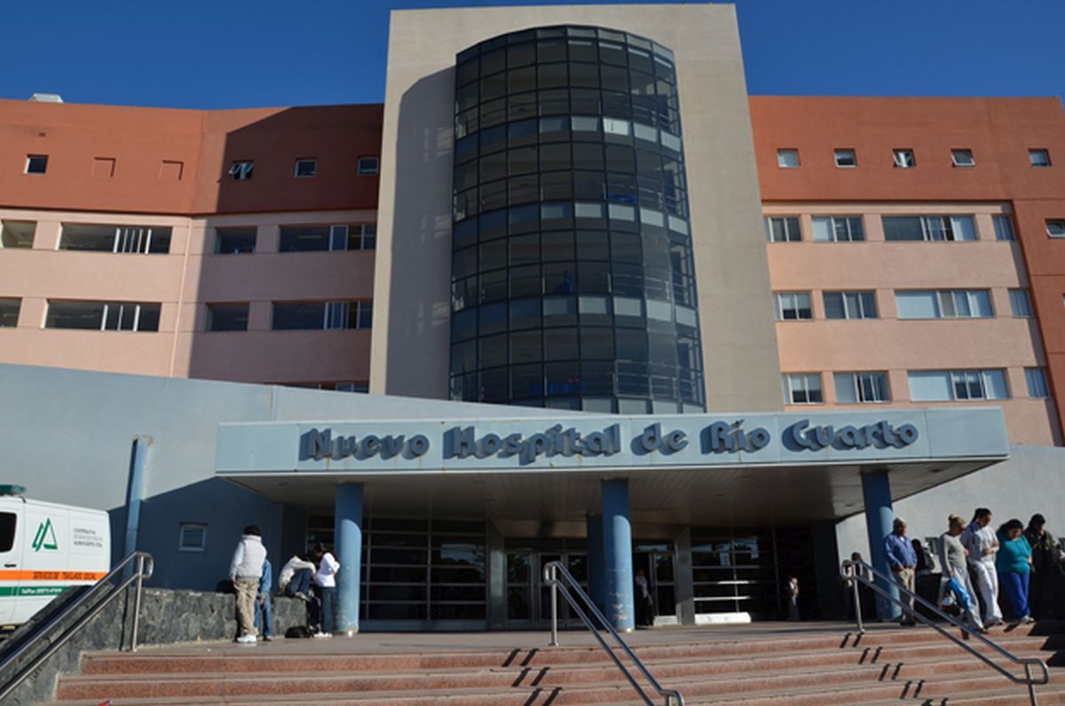 Un tercer joven fue trasladado al Hospital San Antonio de Padua de Río Cuarto.