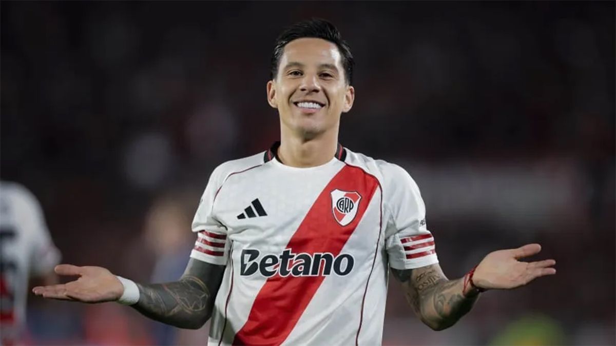 Sebastián Driussi festeja su gol en el partido que River venció a Gimansia por 2 a 0 y pasó a semifinales del Apertura de la LPF