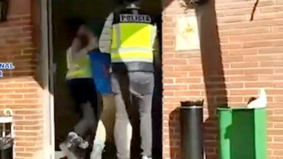 España: una enfermera argentina, acusada de integrar una banda que vendía PCR truchos