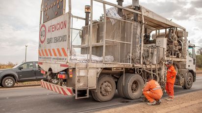 La pavimentación de la ruta entre Huidobro y La Pampa tiene más de 55% de avance