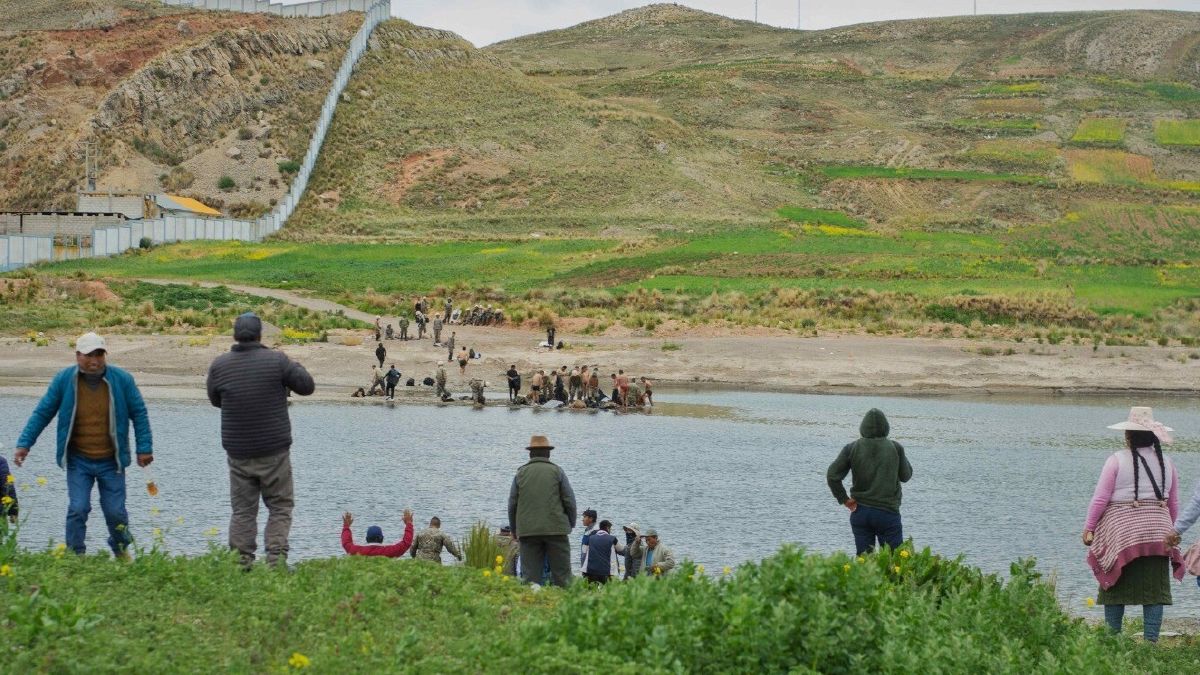 Perú: Seis efectivos del Ejército murieron ahogados en Puno Perú: Seis efectivos del Ejército murieron ahogados en Puno
