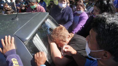 Los padres del adolescente asesinado por la policía aseguran que hubo 
