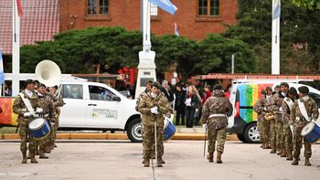 Canals celebró sus 140 años con un desfile cívico militar en la Plaza Argentina