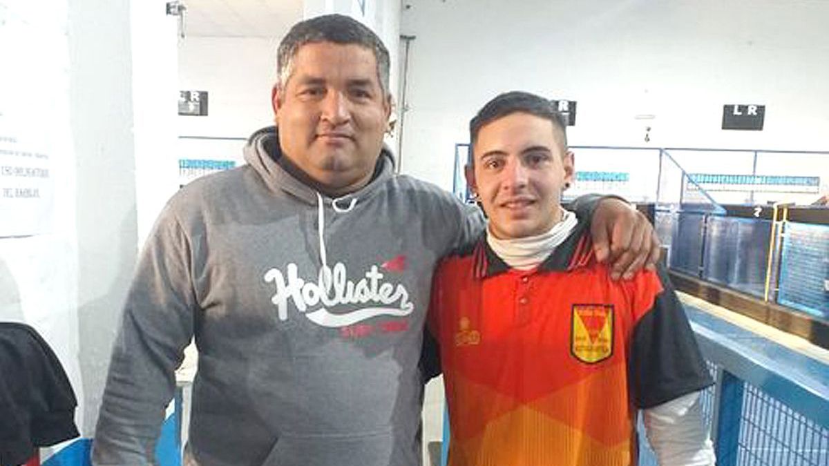 Kevin Rista y su entrenador Carlos Murúa. Clasificaron a la Fase Final del Provincial.
