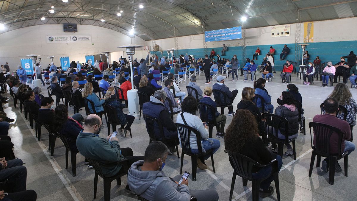Intenso movimiento en el Polideportivo Municipal 2