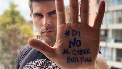 La señal A&E contra el Cyberbullying