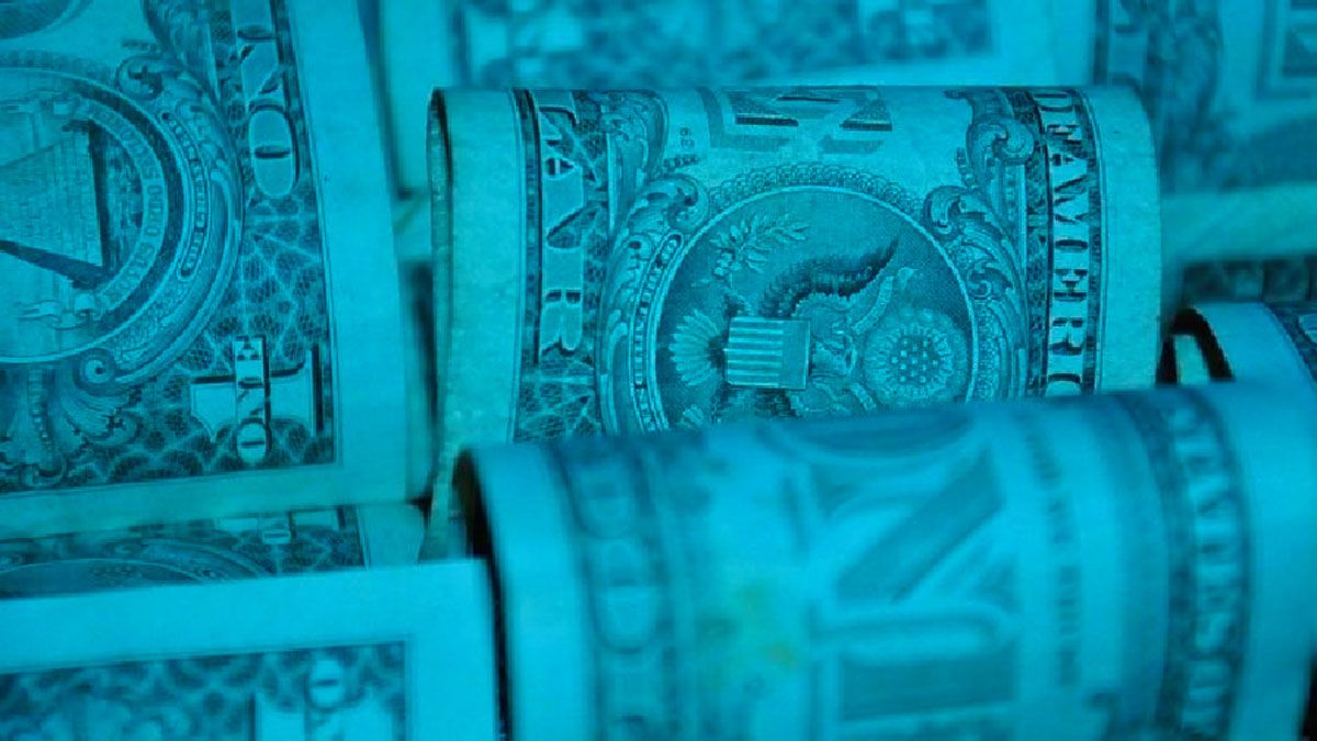 El dólar blue sigue en baja: se vende a $ 321