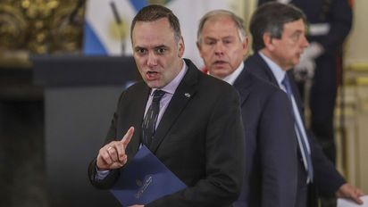 Se podrá cobrar a los extranjeros la educación universitaria y la salud