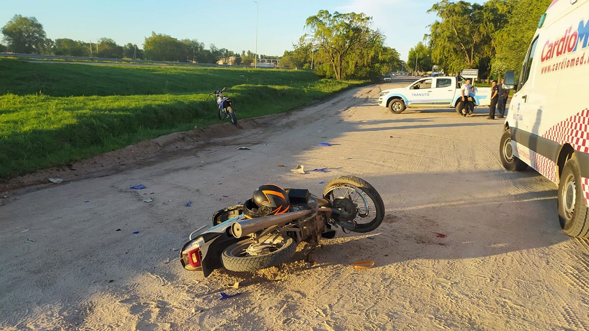 Una mujer y dos menores resultaron heridos tras la colisión de dos motos