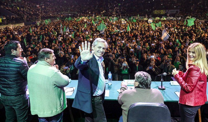 “Macri no trajo un solo centavo de ese mundo que supuestamente lo aclama”