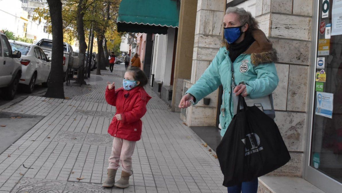El COE hizo especial hincapié en la obligatoriedad de usar barbijo o tapabocas.