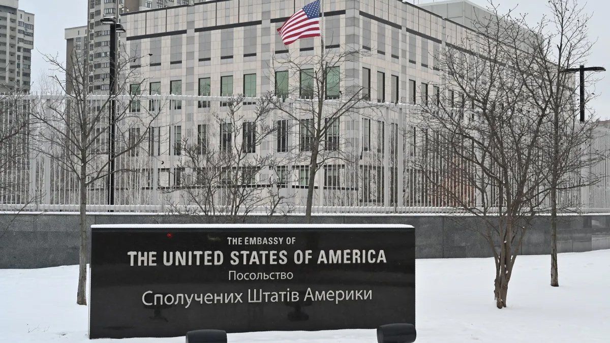 EEUU trasladó su embajada en Ucrania de Kiev a Lviv.