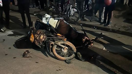 Un choque entre dos motos terminó con personas hospitalizadas