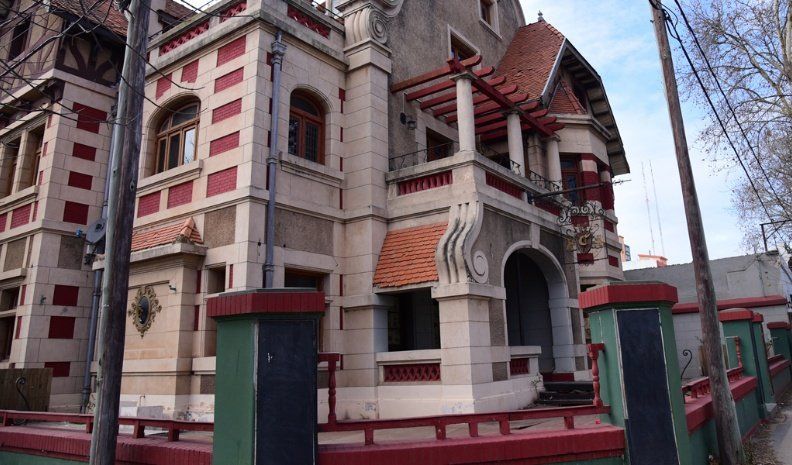 El chalet Scopinaro fue el espacio elegido por la asociación civil Teatro de Herejes para abrir un centro cultural.
