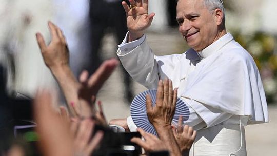 El Vaticano confirmó que la operación del Papa León XIV finalizó con éxito