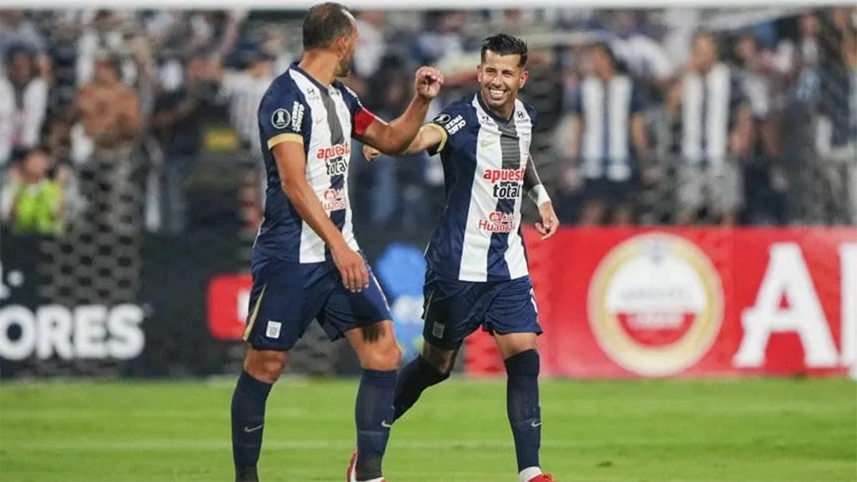 Pablo Cepellini festeja su gol que le dió el triunfo a Alianza de Lima contra Boca por la ida del repechaje en la Libertadores