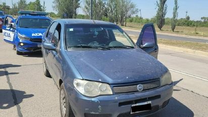 Robaron con inhibidores y fueron detenidos cuando huían por ruta 9