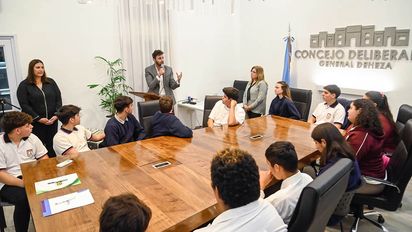 Deheza: asumió el Parlamento Joven y  avanza el proyecto de Wifi gratis en la plaza