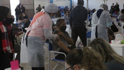 Se vacunó más del 50% de la población mayor de 18 años