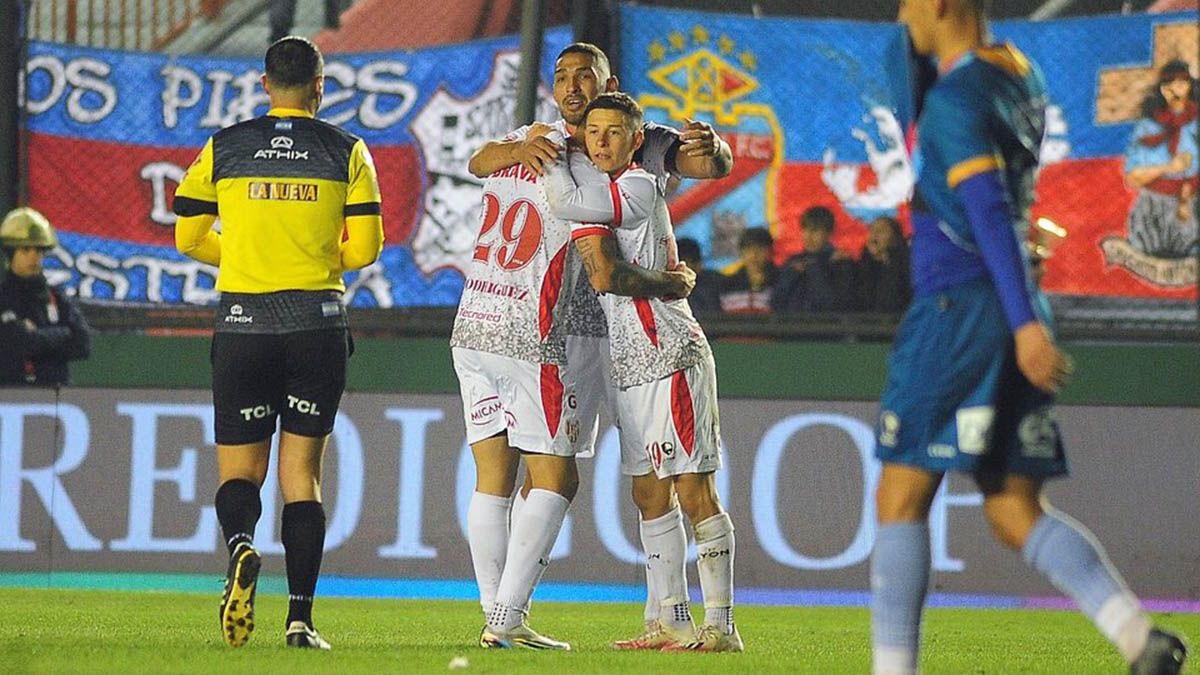 Instituto Obtuvo Un Triunfazo Ante Arsenal Que Dejó A Los Del Viaducto ...