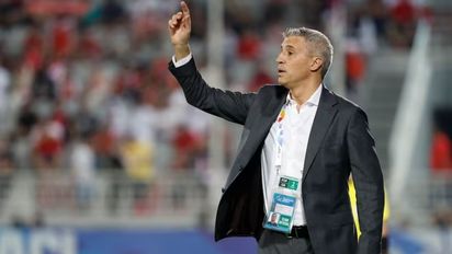 Hernán Crespo es el principal candidato para reemplazar a Gago