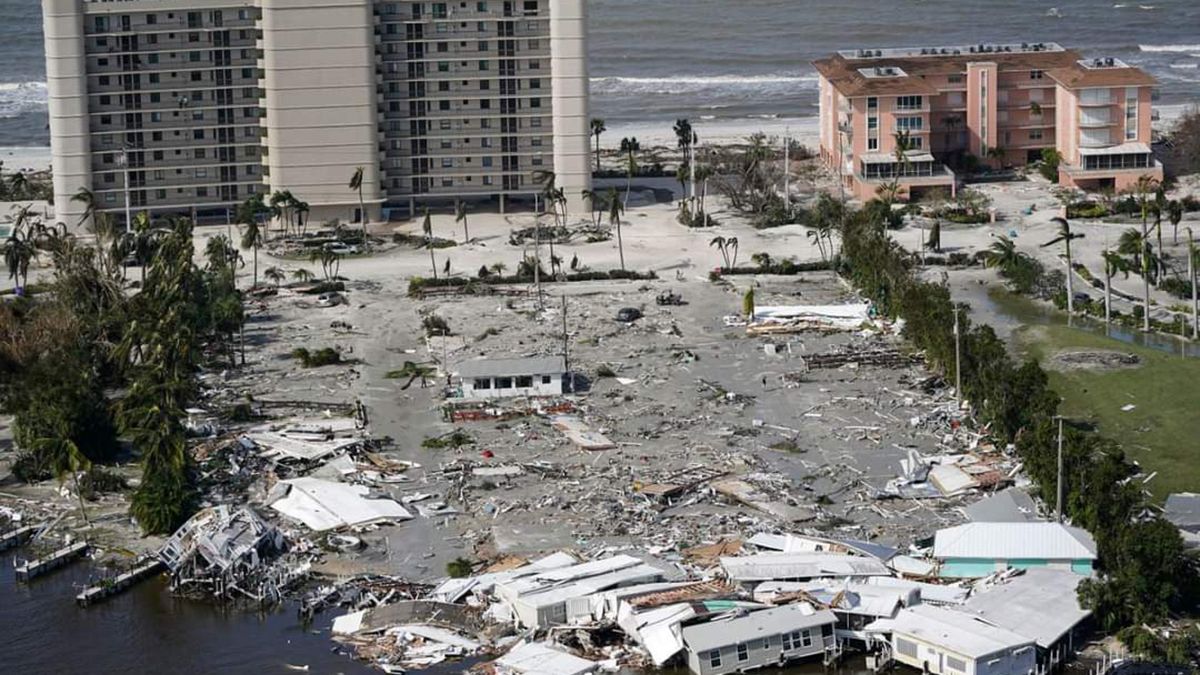 El huracán Ian deja muertos y destrucción en Florida