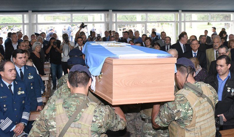 El homenaje a Castagnari en el Cementerio Parque Perpetual.
