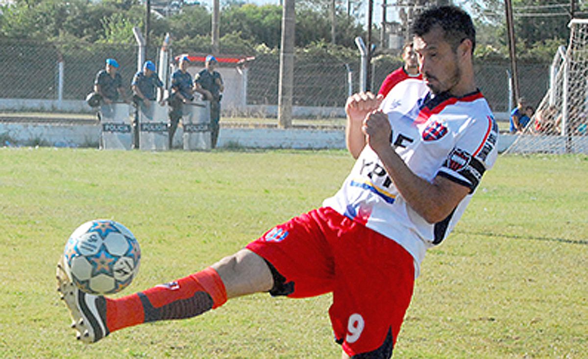Gastón “Chino” Moyano regresó con sus goles a San Lorenzo para jugar el torneo Provincial. 