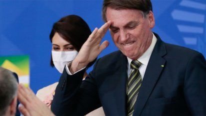 Bolsonaro pide el regreso del fútbol