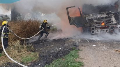 Se incendió un camión en la ruta 9