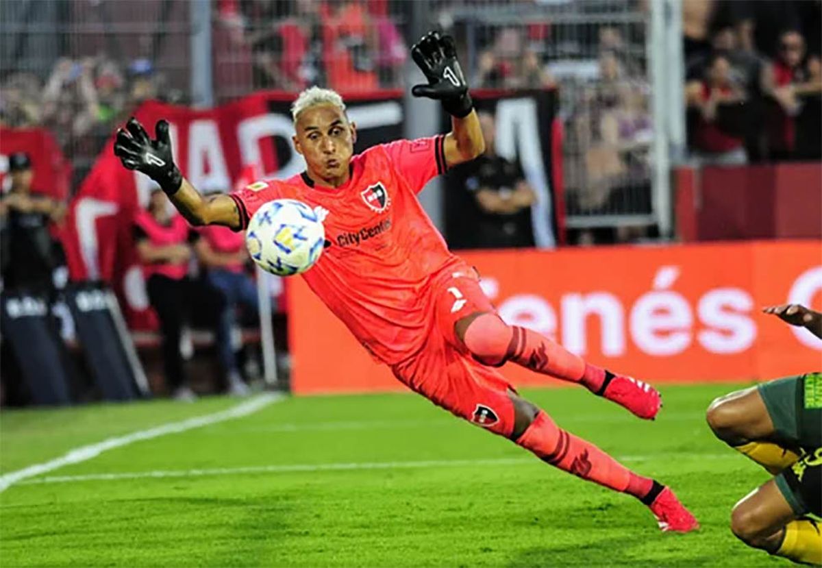 El histórico Keylor Navas debutó en Newells.