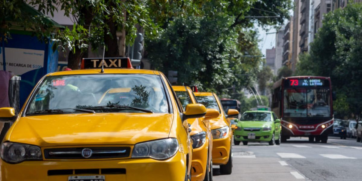 La capital provincial empezará  a monitorear a los taxis y remises