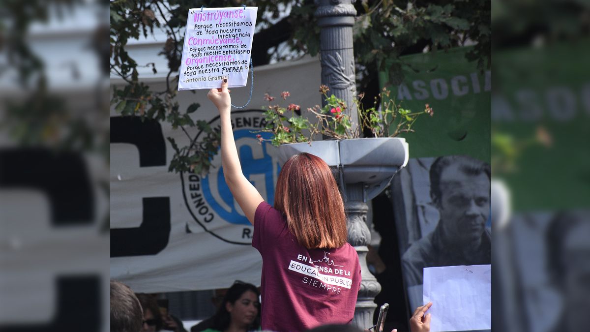 La masiva movilización en Río Cuarto en respaldo a las universidades. Foto: Estela Zogbe.