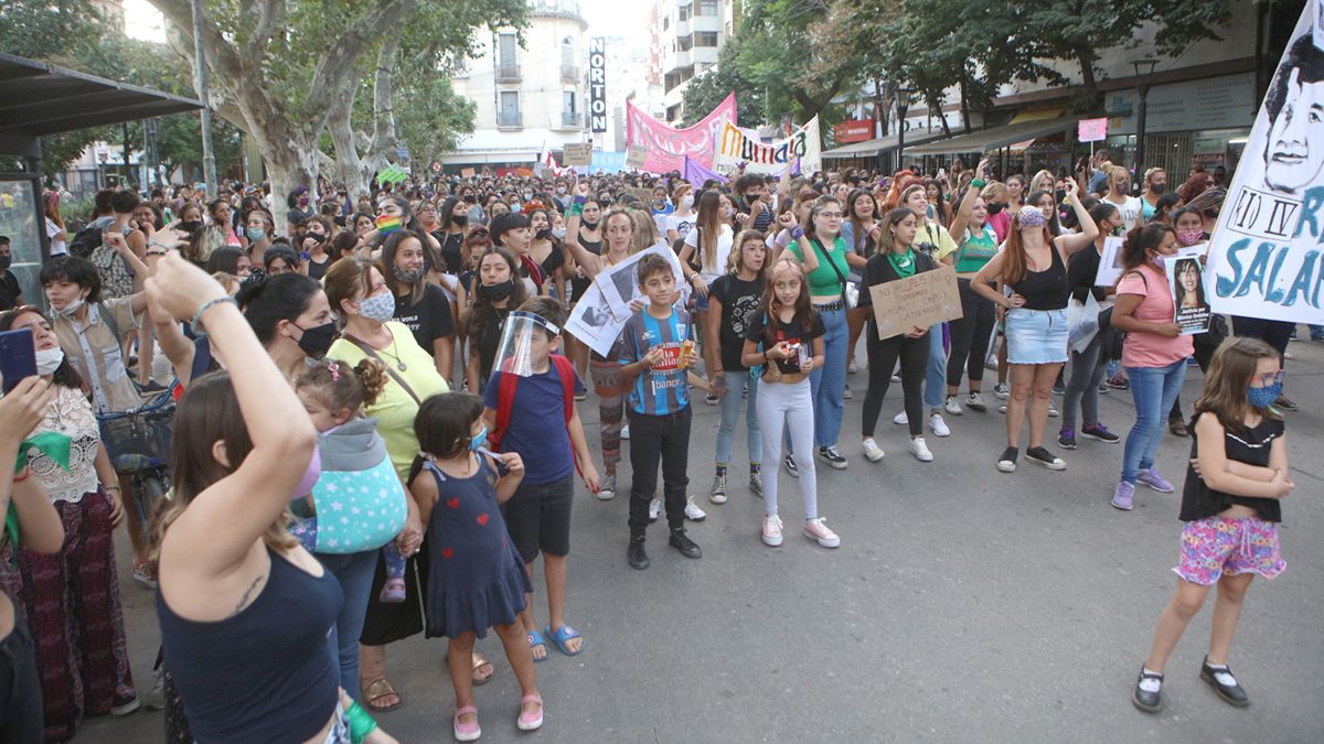 La manifestación recorrió las calles del centro de Río Cuarto.
