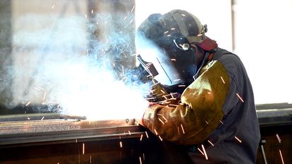 La actividad industrial frenó su crecimiento en el cierre de 2022
