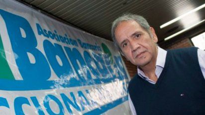 Los bancarios acordaron una suba del 15% más cláusula gatillo