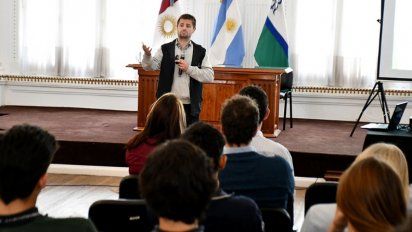 Charla para jóvenes sobre residuos electrónicos